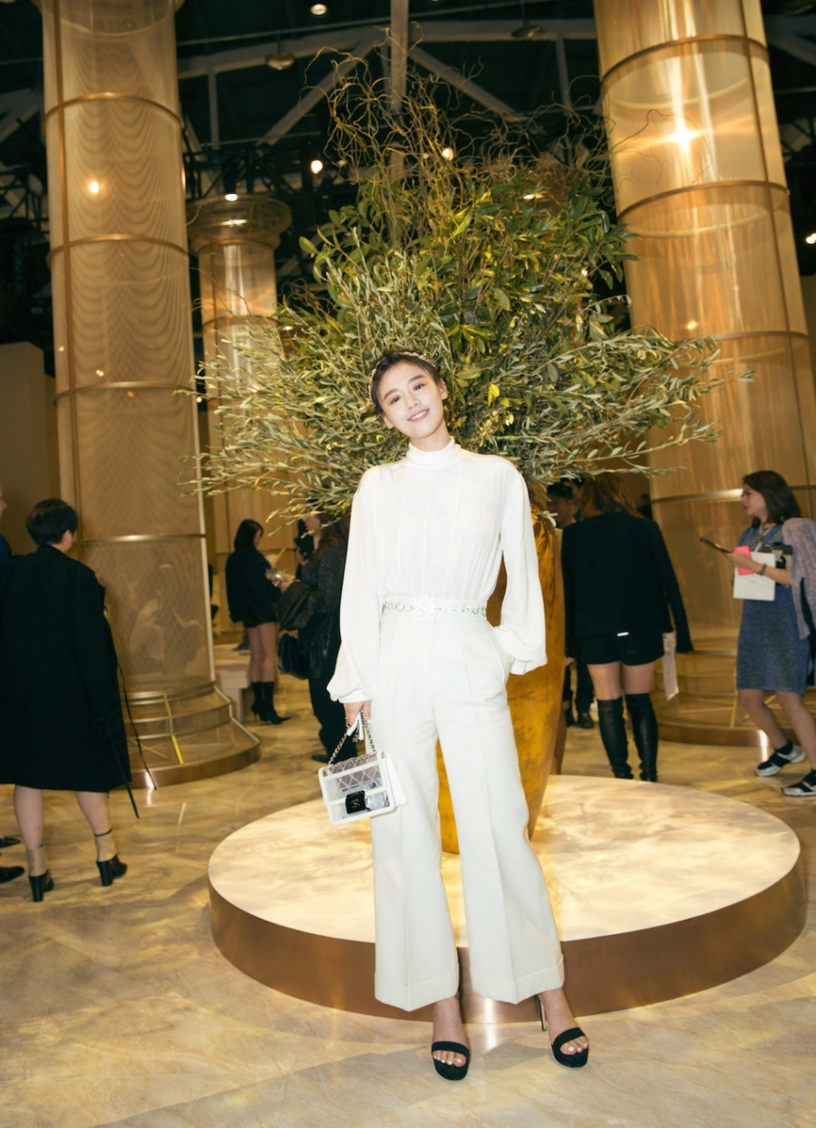 马思纯出席品牌活动化身“纯白小仙女”_图-2