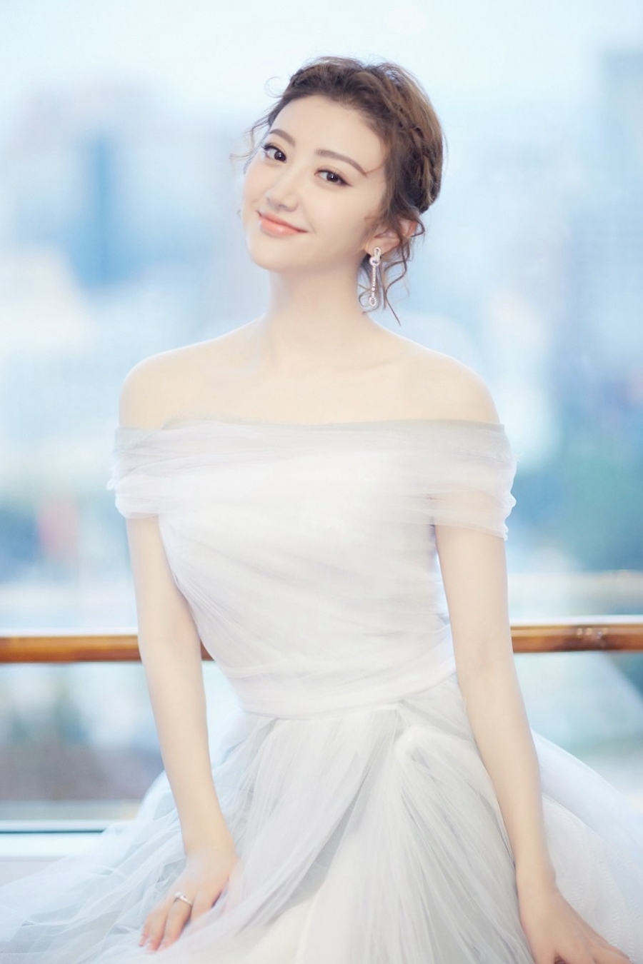景甜亮相电影节仿若童话里走出来的小仙女_图-1