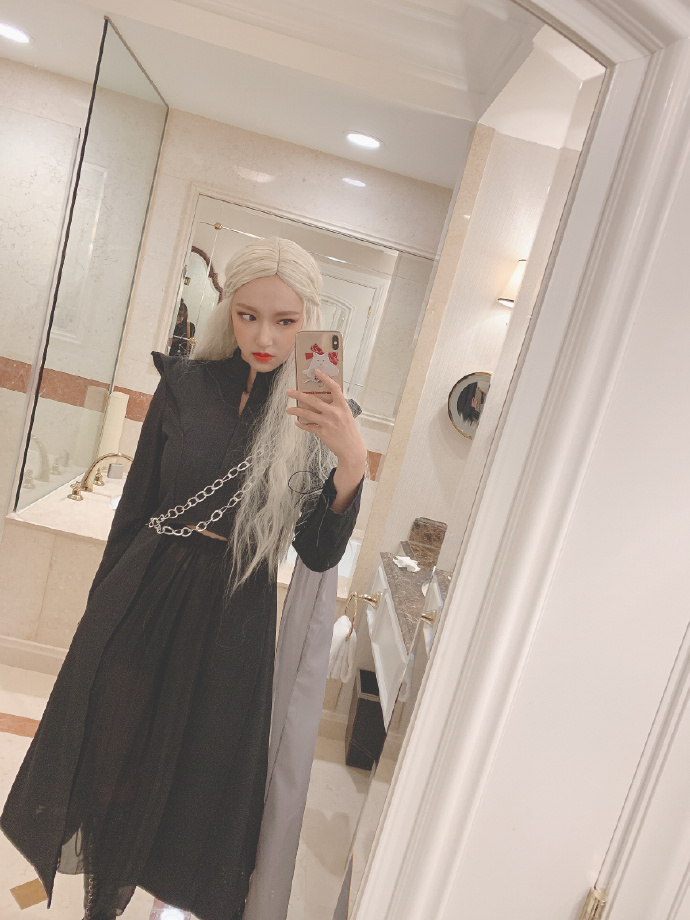 乐华十周年程潇化身白发少女_图-7