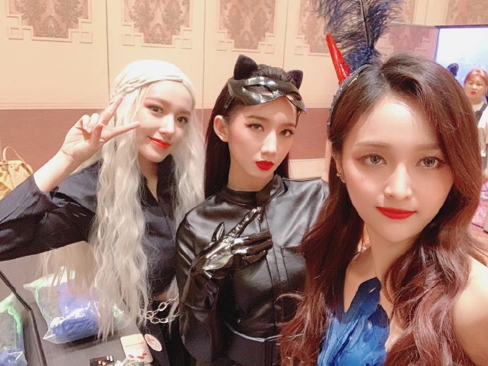 乐华十周年程潇化身白发少女_图-5