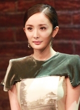 杨幂喝酒壮胆与谢霆锋拍床戏刘青云自愧不如