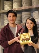 王力宏与老婆李靓蕾现场自制喜饼秀恩爱