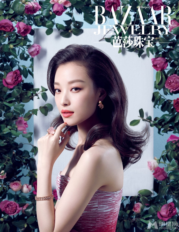 倪妮首登芭莎珠宝妩媚动人新自我_图-7