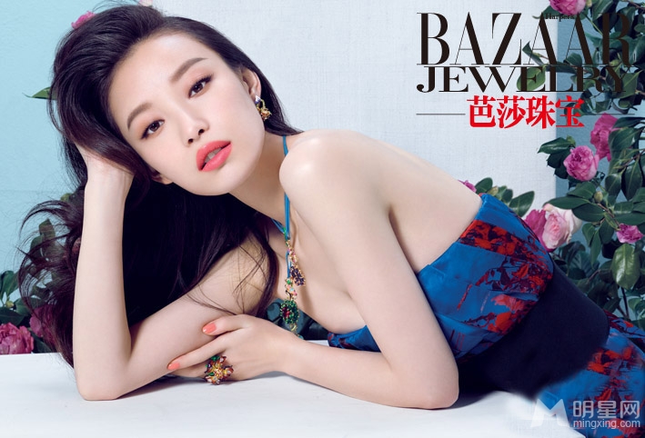 倪妮首登芭莎珠宝妩媚动人新自我_图-3