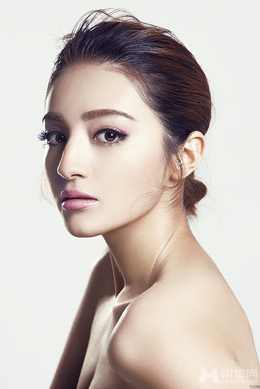 麦迪娜清新写真半裸秀性感锁骨_图-5