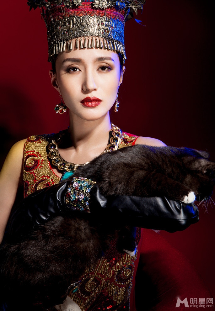 万美汐神秘写真异国风情尽显高贵_图-5