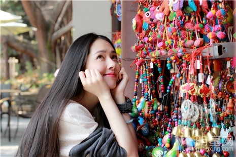 郭碧婷文艺写真长发飘飘诠释原始韵味_图-4