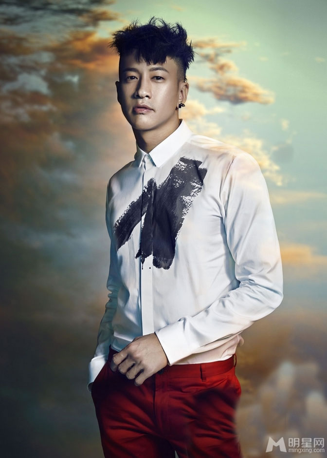 何润东奇幻时尚大片尽显优雅男士风范_图-1