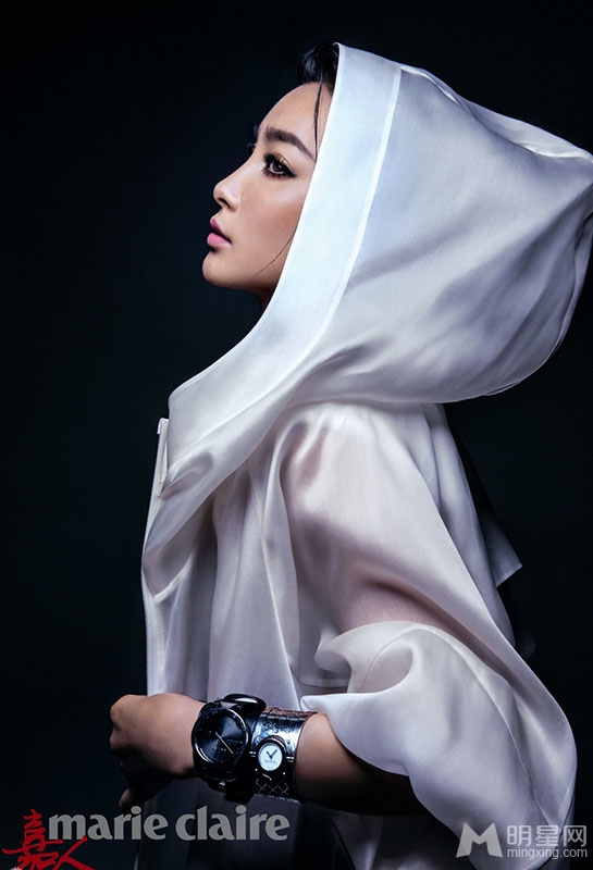 李冰冰冷艳范登封面性感御姐秀美腿_图-4