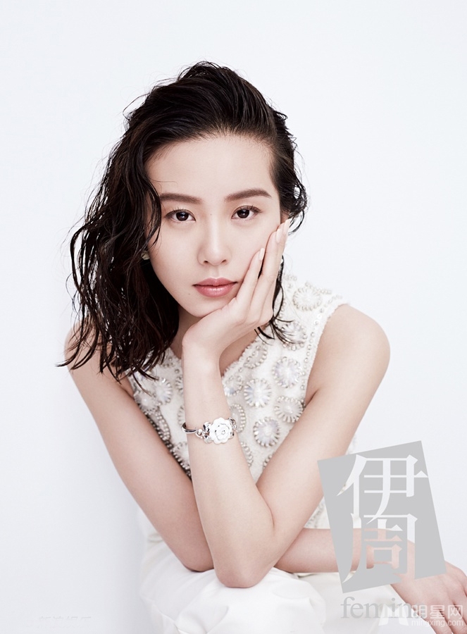 刘诗诗清新杂志大片白裙简洁不失优雅_图-2