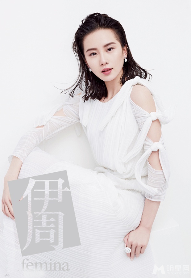 刘诗诗清新杂志大片白裙简洁不失优雅_图-3