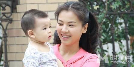 刘涛私生活居家照可爱儿女卖萌温馨动人_图-2