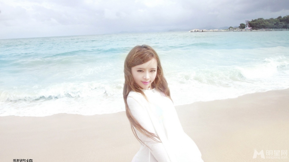 裴紫绮海滩写真桌面壁纸_图-5