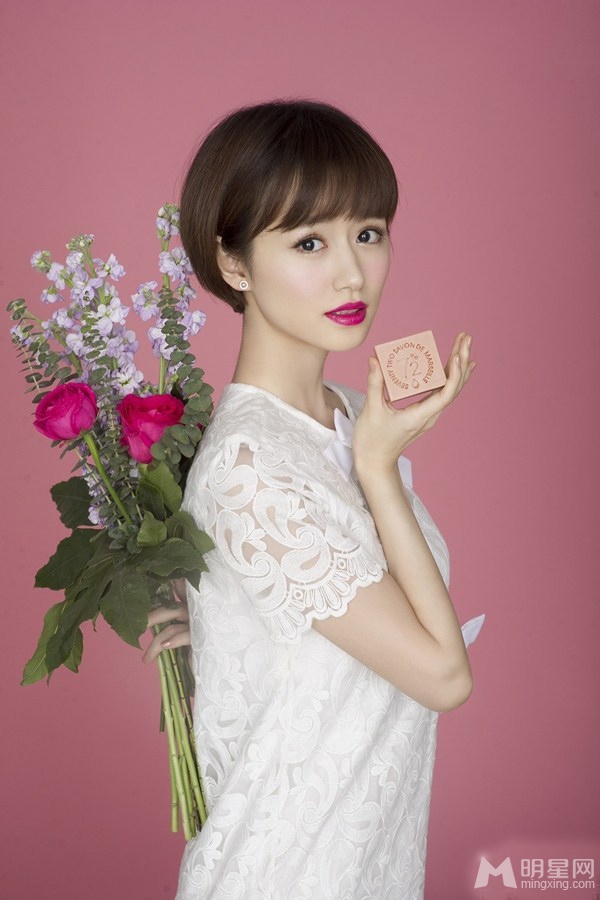 乔乔萝莉精致写真红唇蛋卷头似邻家女孩_图-7