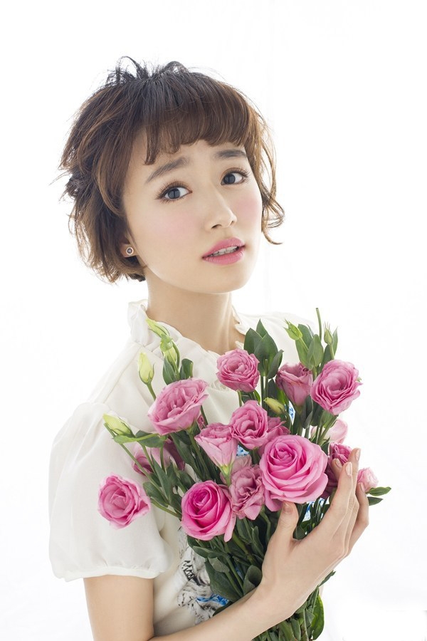 乔乔萝莉精致写真红唇蛋卷头似邻家女孩_图-5