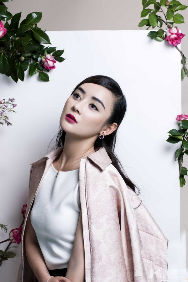 袁姗姗变玫瑰美人烈焰红唇尽显魅惑_图-9