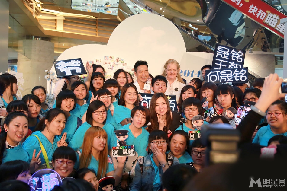 何晟铭白马王子装即将上演神医华佗_图-12