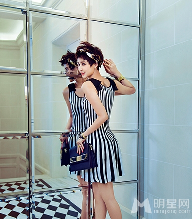 二姐张歆艺冷艳写真低调奢华穿出巴黎品味_图-2