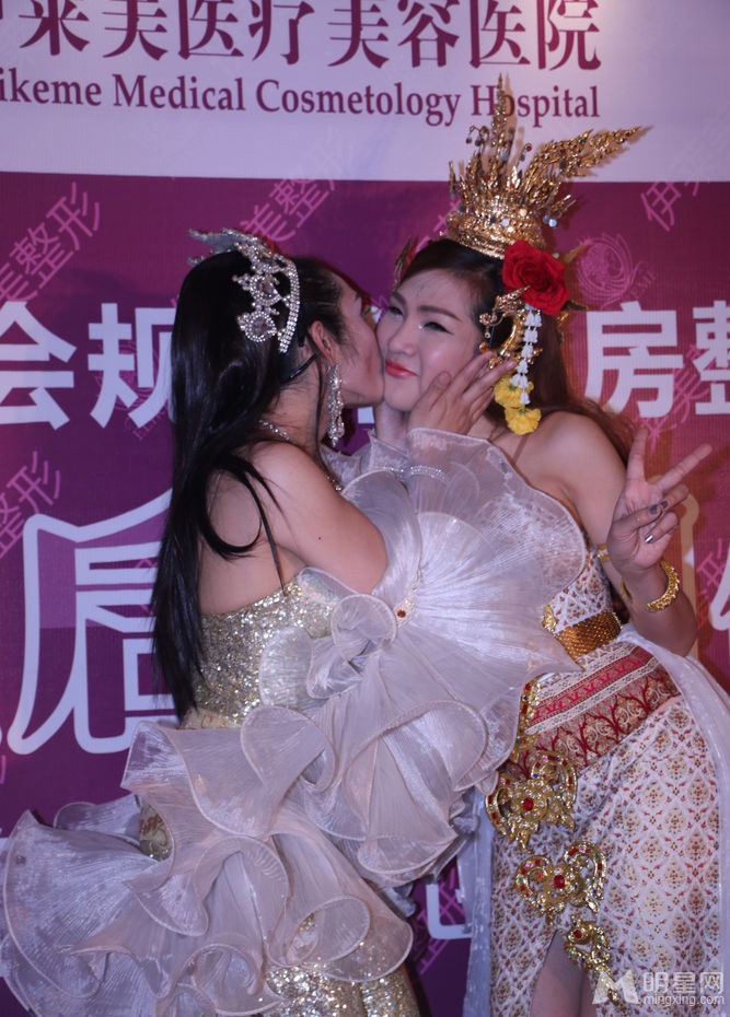 泰国人妖姐妹热吻靠胸闯荡演艺圈_图-6