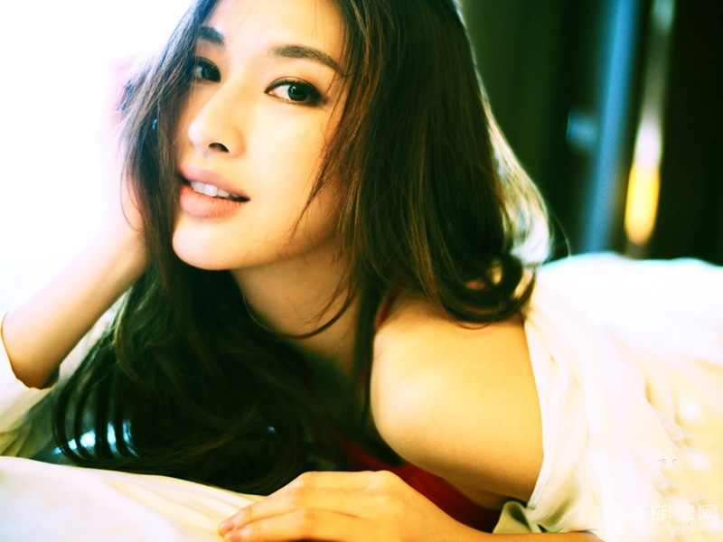 张俪女人三十玉颜轻髻妩媚优雅更显女人_图-6