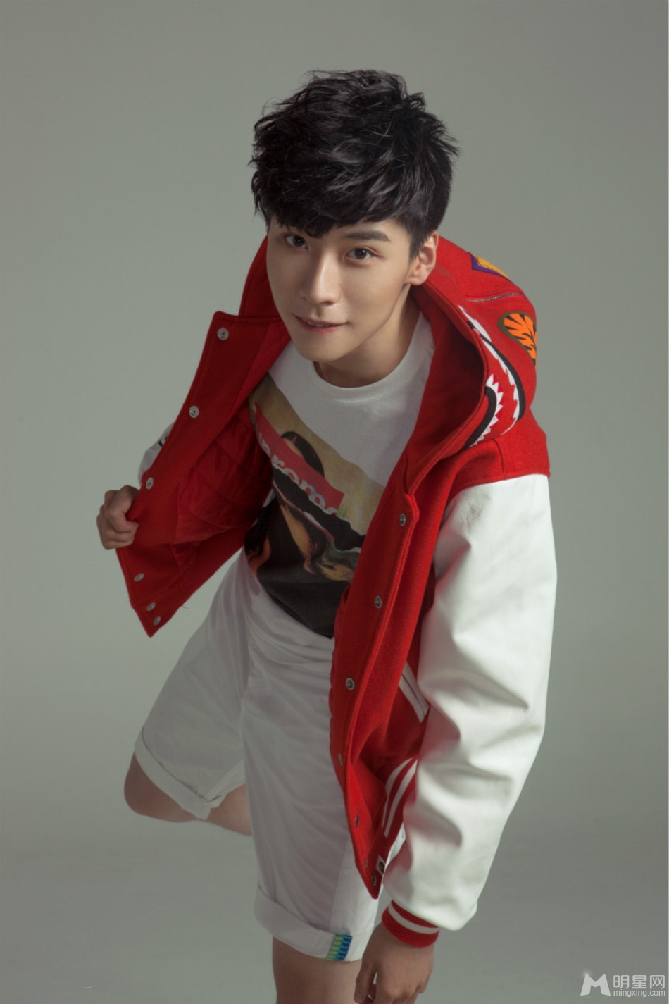 王博文最新专辑封面写真诠释90后男人爱的承诺_图-4