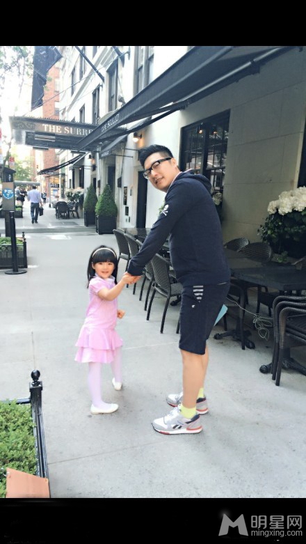 王诗龄纽约行小甜妞变身小女王萌翻全场_图-9