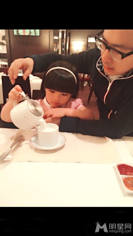 王诗龄纽约行小甜妞变身小女王萌翻全场_图-6