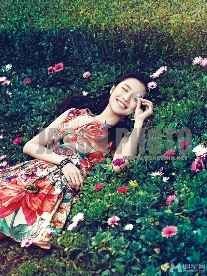 谋女郎张慧雯夏日写真清纯美女气质佳_图-2