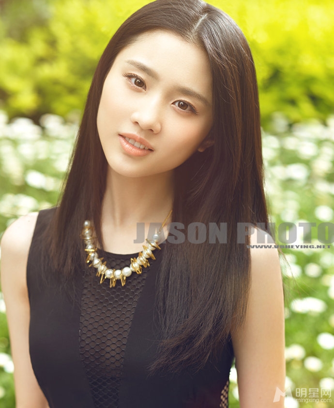 谋女郎张慧雯夏日写真清纯美女气质佳_图-4