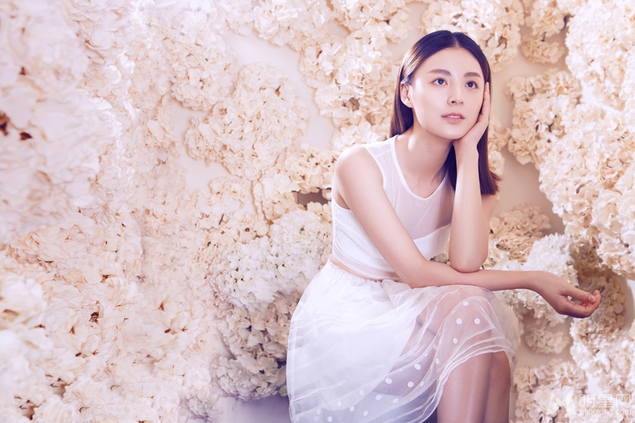 毛林林素颜唯美写真白色透视裙彰显清纯_图-5