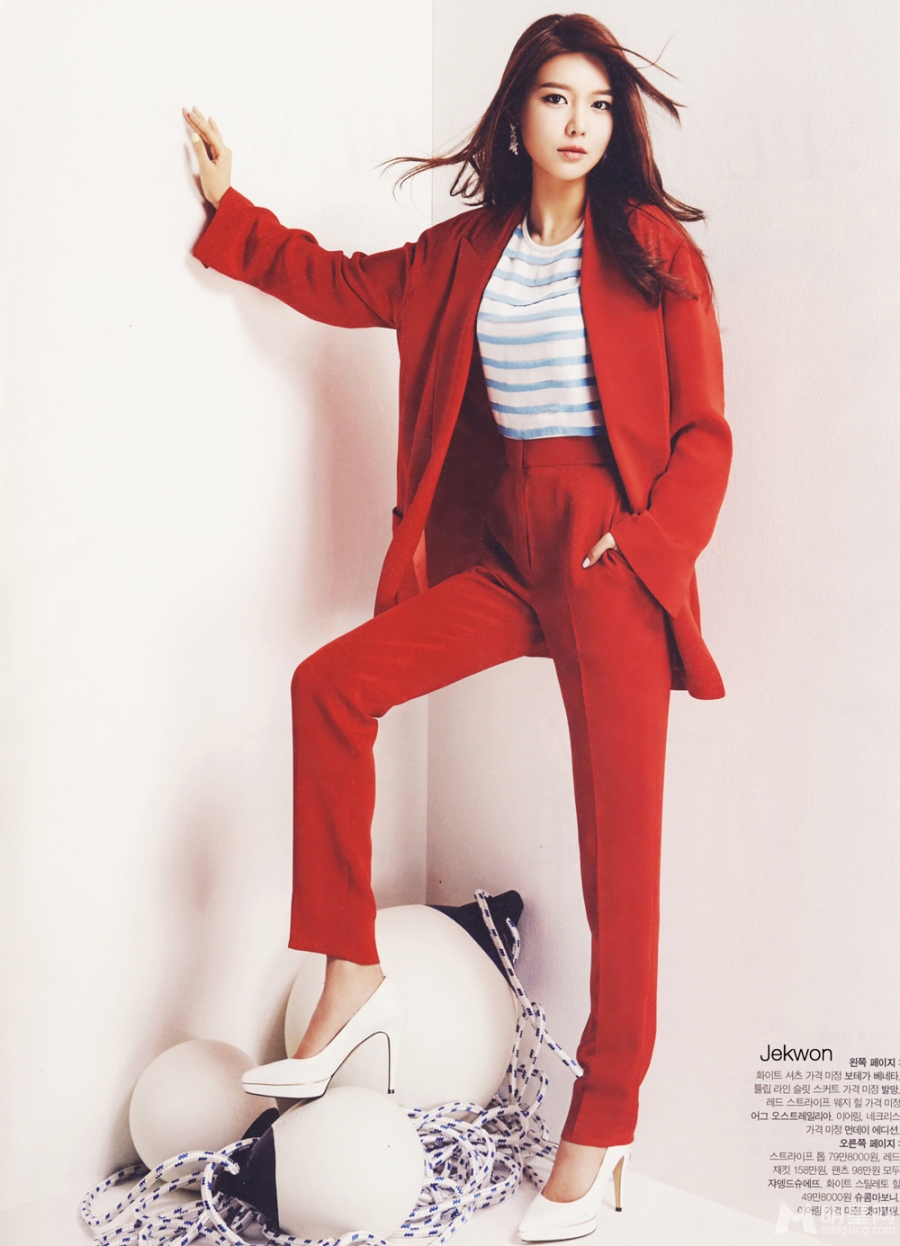少女时代成员秀英登陆TheCelebrity6月号_图-6