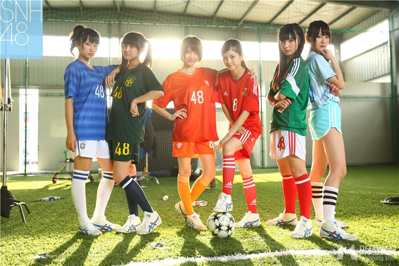 SNH48助阵世界杯拍摄足球派对mv写真_图-1