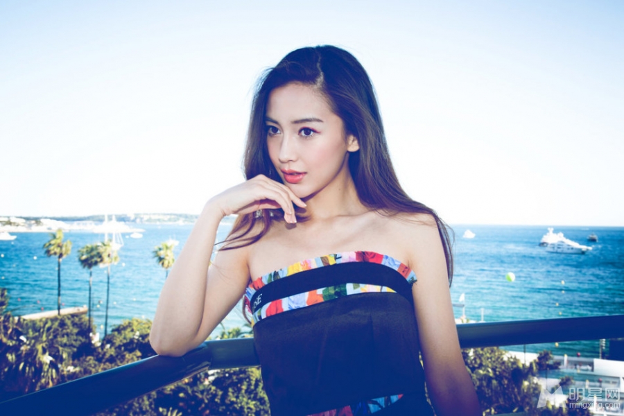 Angelababy戛纳私房美照清凉打扮媚眼醉人_图-2