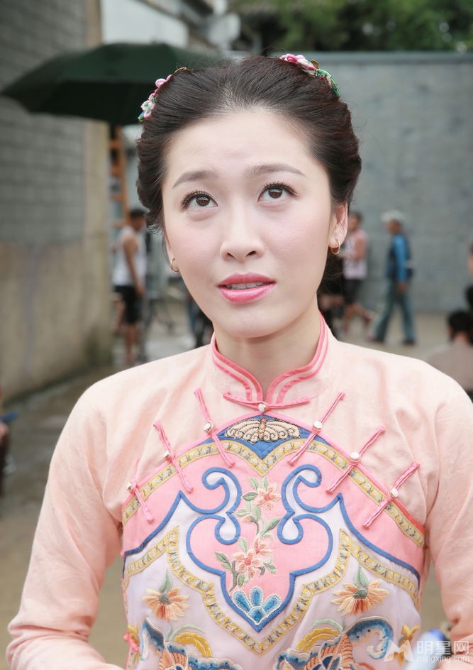 流氓皇帝新剧开拍周丽淇马国明上演恩爱夫妻_图-6
