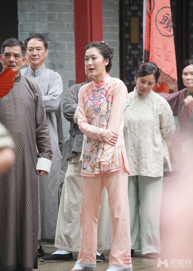 流氓皇帝新剧开拍周丽淇马国明上演恩爱夫妻_图-10