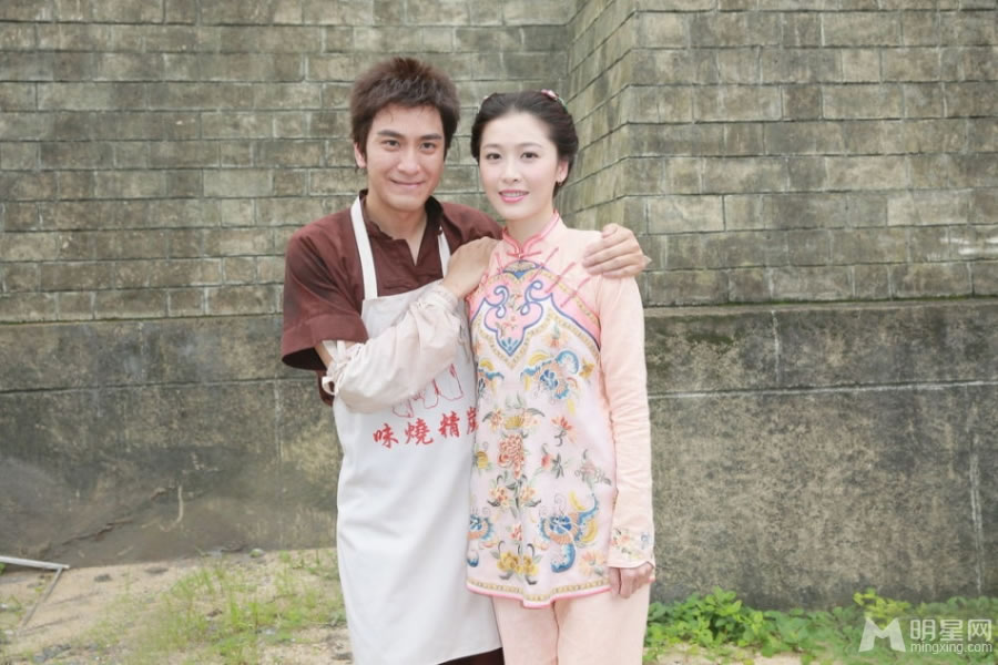 流氓皇帝新剧开拍周丽淇马国明上演恩爱夫妻_图-1