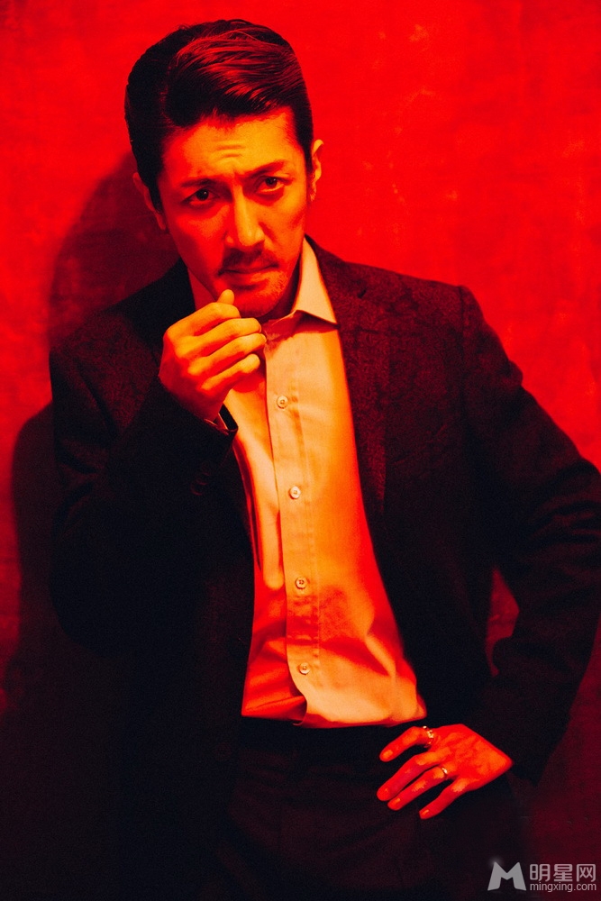 张鲁一型男写真曝光忧郁眼神彰显男人魅力_图-4