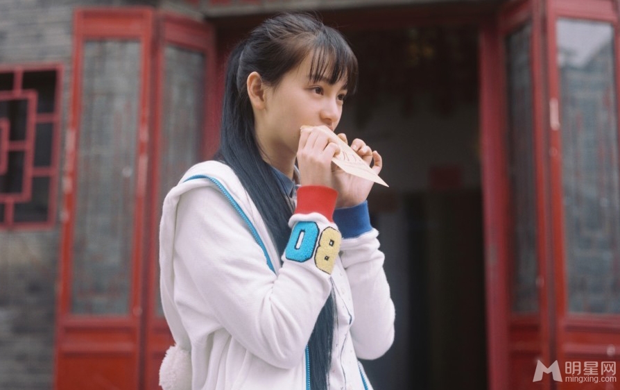 武大女神黄灿灿曝生活照清新靓丽令人着迷_图-3