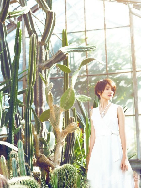 唐艺昕清纯写真曝光清新短发变身阳光女孩_图-4