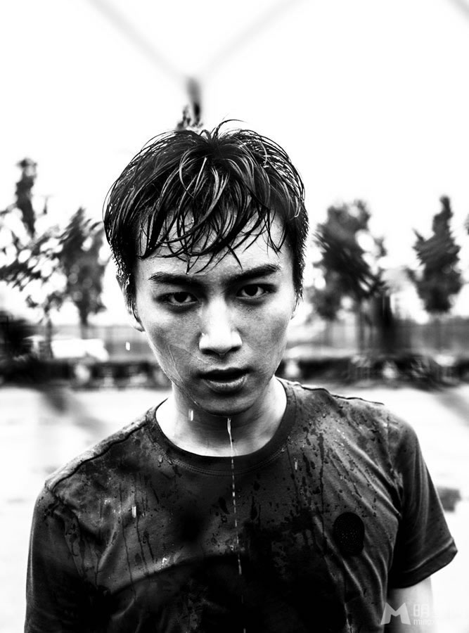 陈晓校园写真曝光挥汗如雨洋溢青春年华_图-1