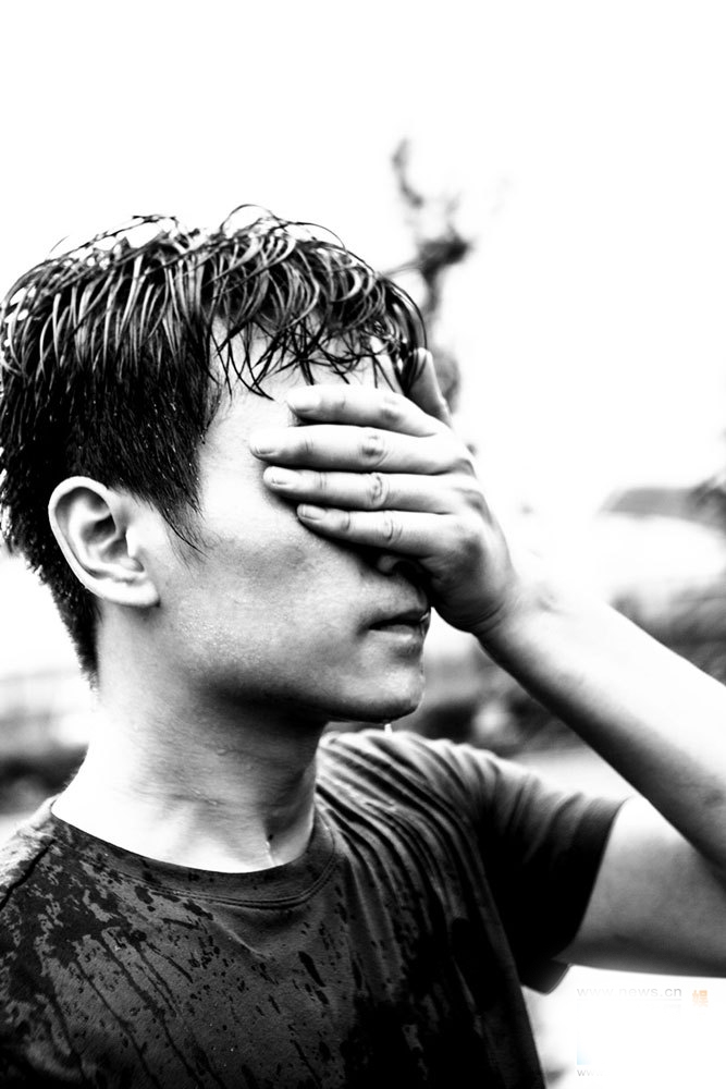 陈晓校园写真曝光挥汗如雨洋溢青春年华_图-2