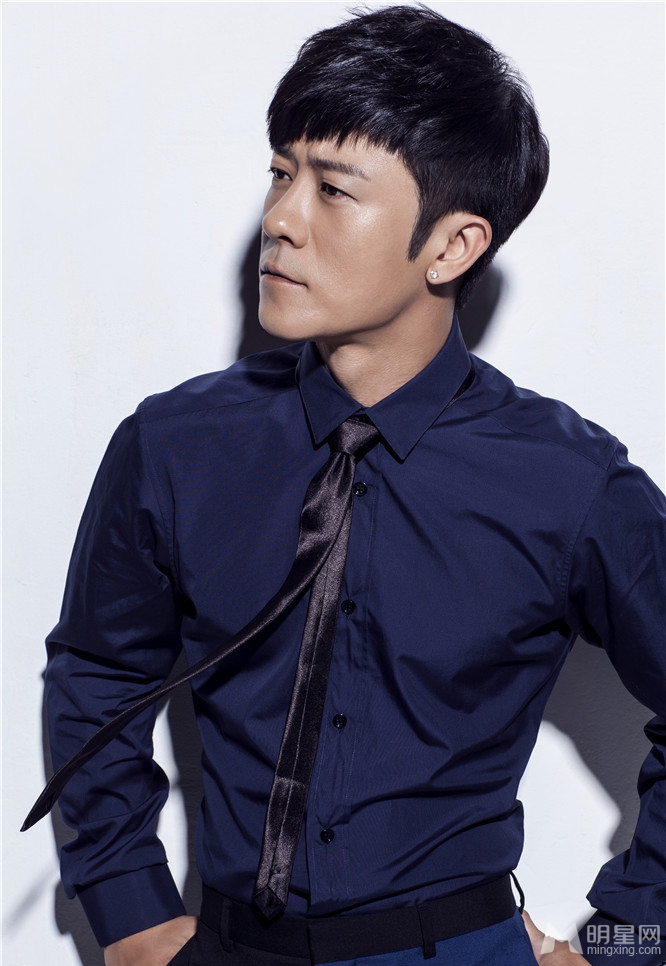 林申最新型男写真表情魅惑电力十足_图-3