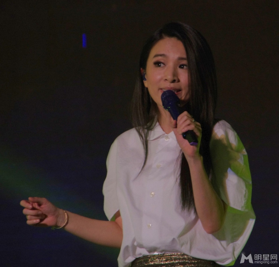 Hebe田馥甄现身武汉歌友会激情献唱_图-5