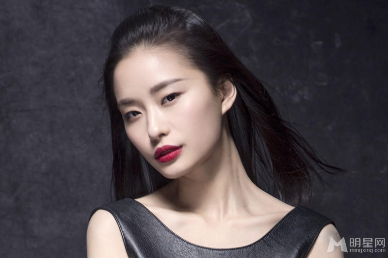 杨媛之冷艳写真曝光获封翻版倪妮_图-3