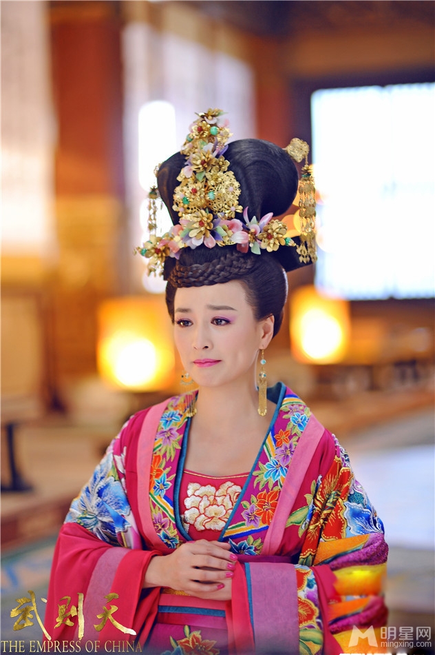 武则天曝张庭定妆照古装造型雍容华贵_图-5