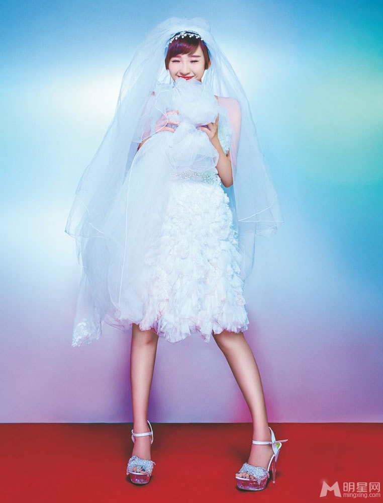 唐艺昕婚纱写真曝光变身短发个性新娘_图-6
