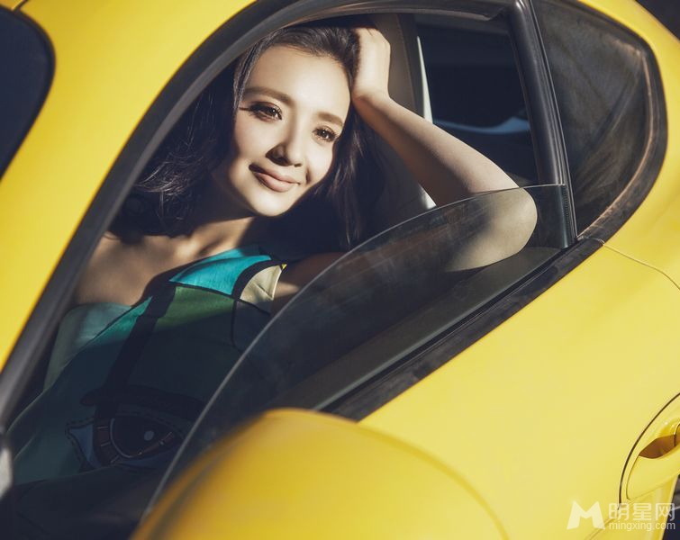 孙茜优雅气质写真曝光变身车模秀完美身材_图-7