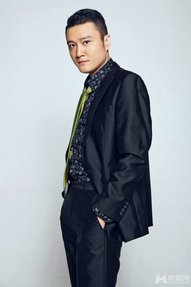 郭鹏型男写真百变造型魅力十足_图-3