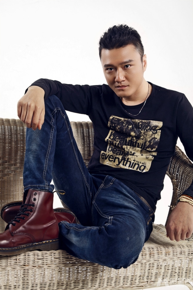 郭鹏型男写真百变造型魅力十足_图-5