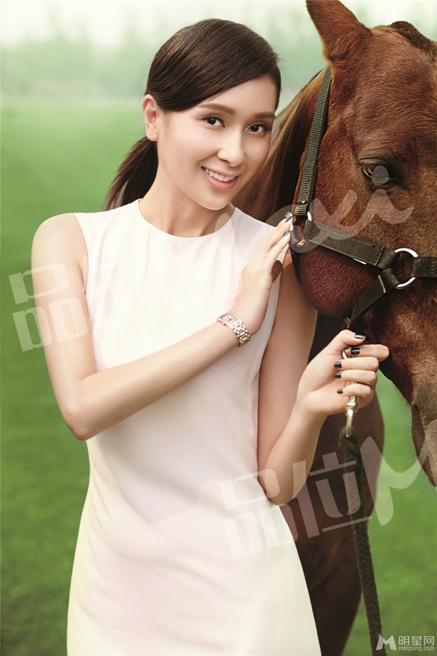 杨恭如马术写真曝光诠释优雅女人味_图-8